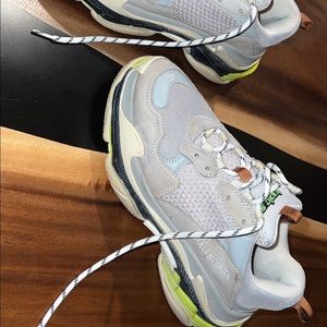 Balenciaga size 42/9 mens